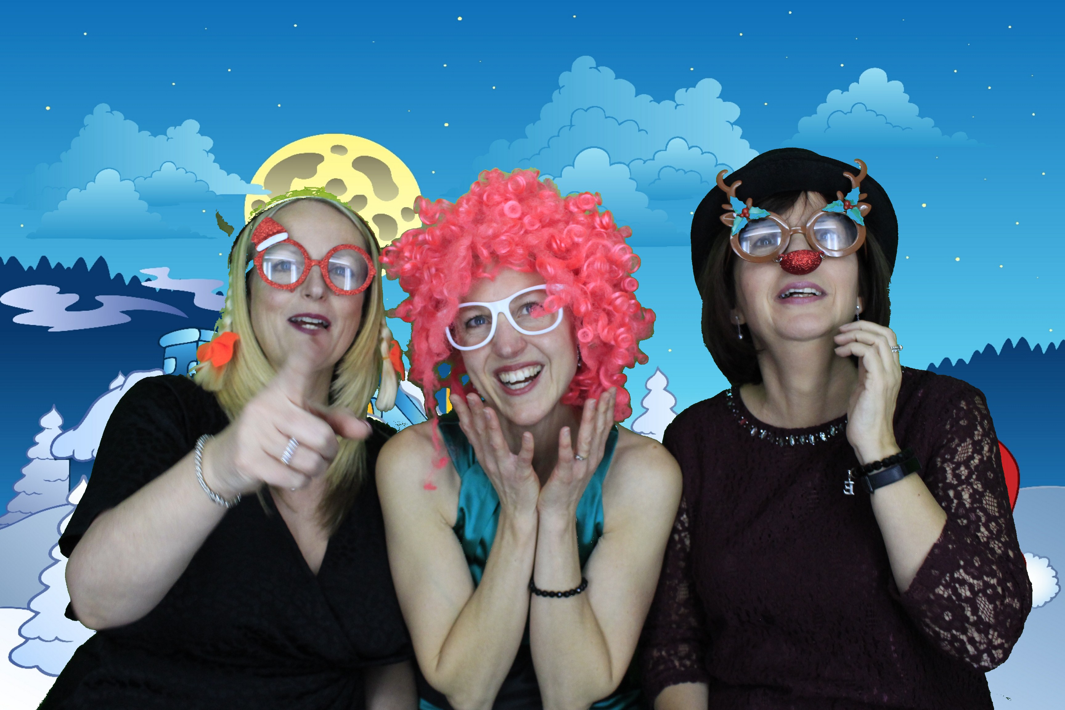 Silvermere Christmas Party  | View more photos from the event at gallery.myphotoboothexperience.co.uk/u/MyPhotoBoothExperienceLtd/Silvermere-Christmas-Party-0
